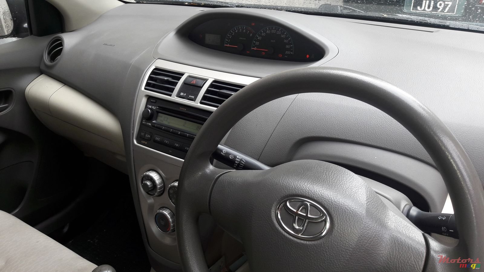 2012' Toyota Yaris Local photo #3