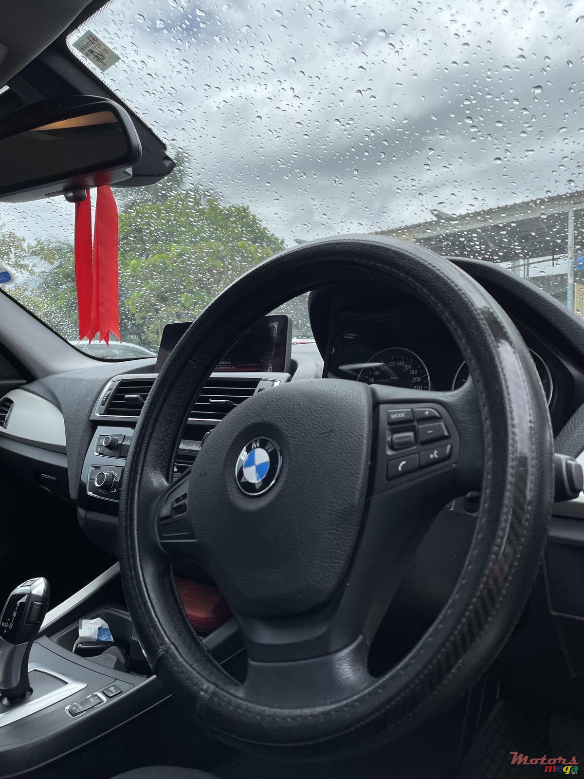 2016' BMW 1 Series 5 Door photo #5