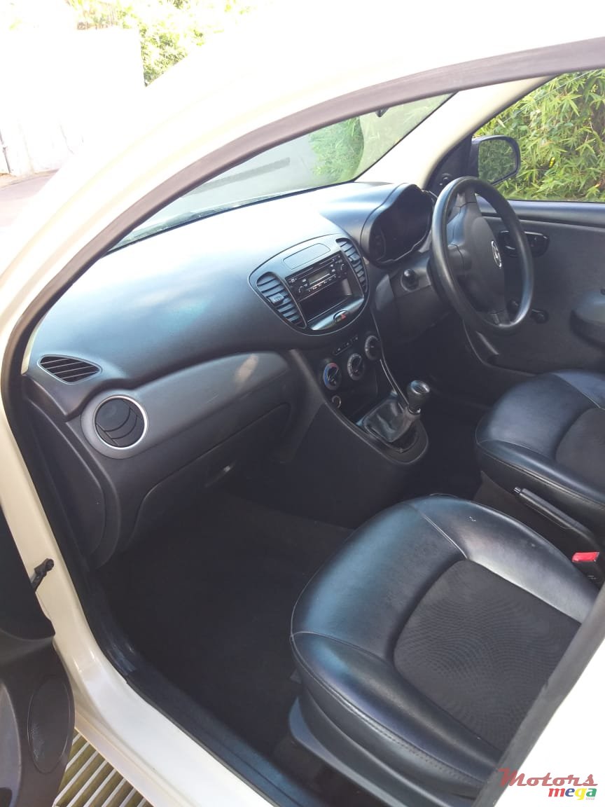 2014' Hyundai i10 Manual photo #3