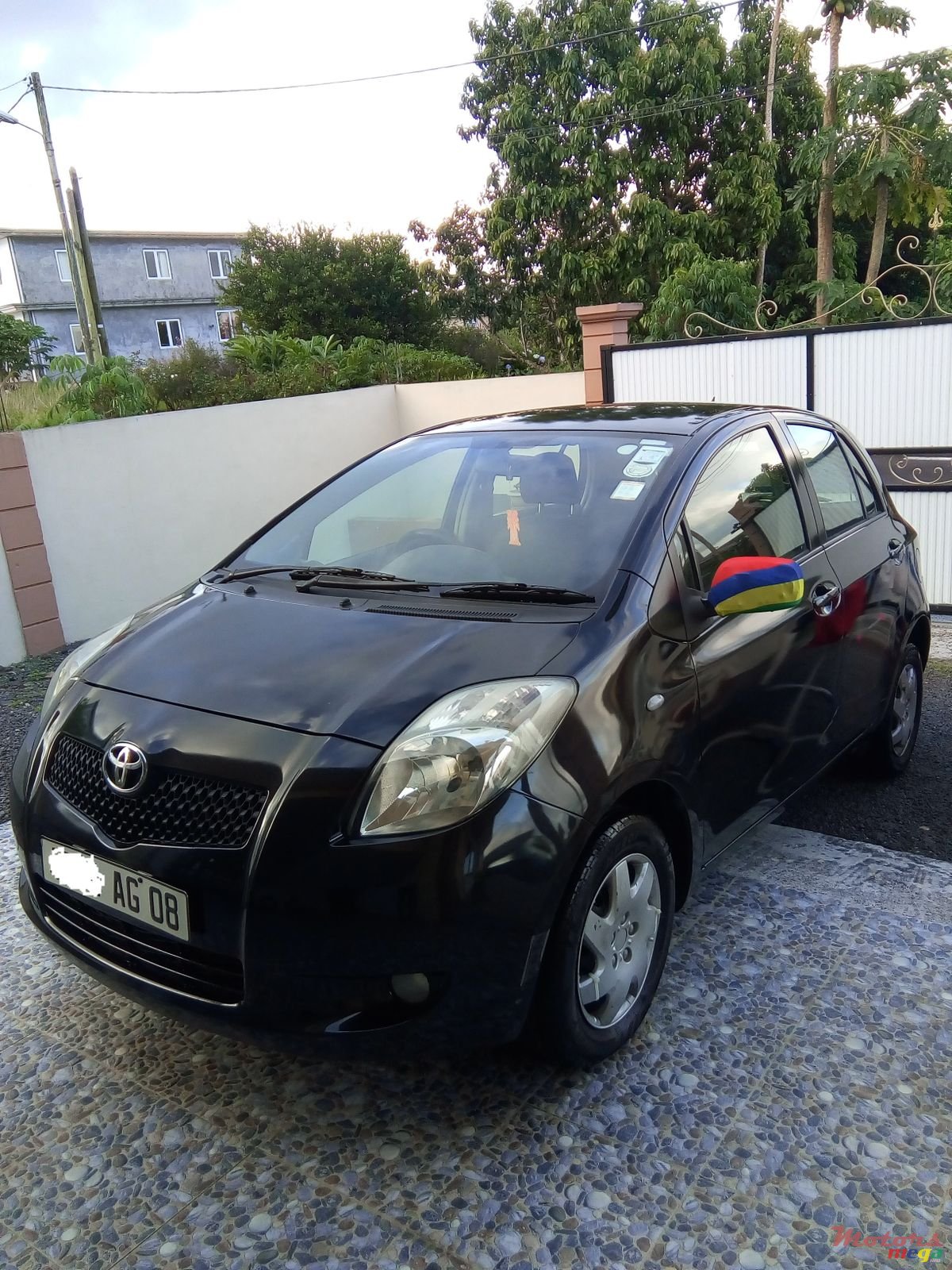2008' Toyota Yaris photo #4