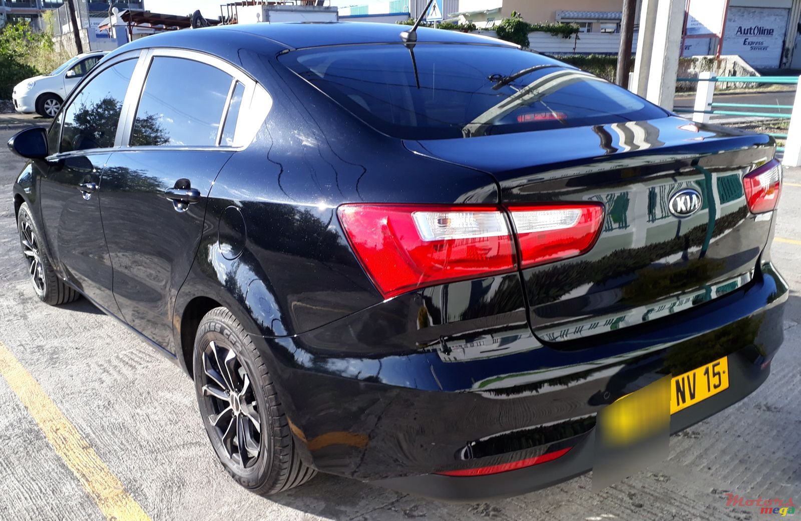 2015' Kia Rio photo #3