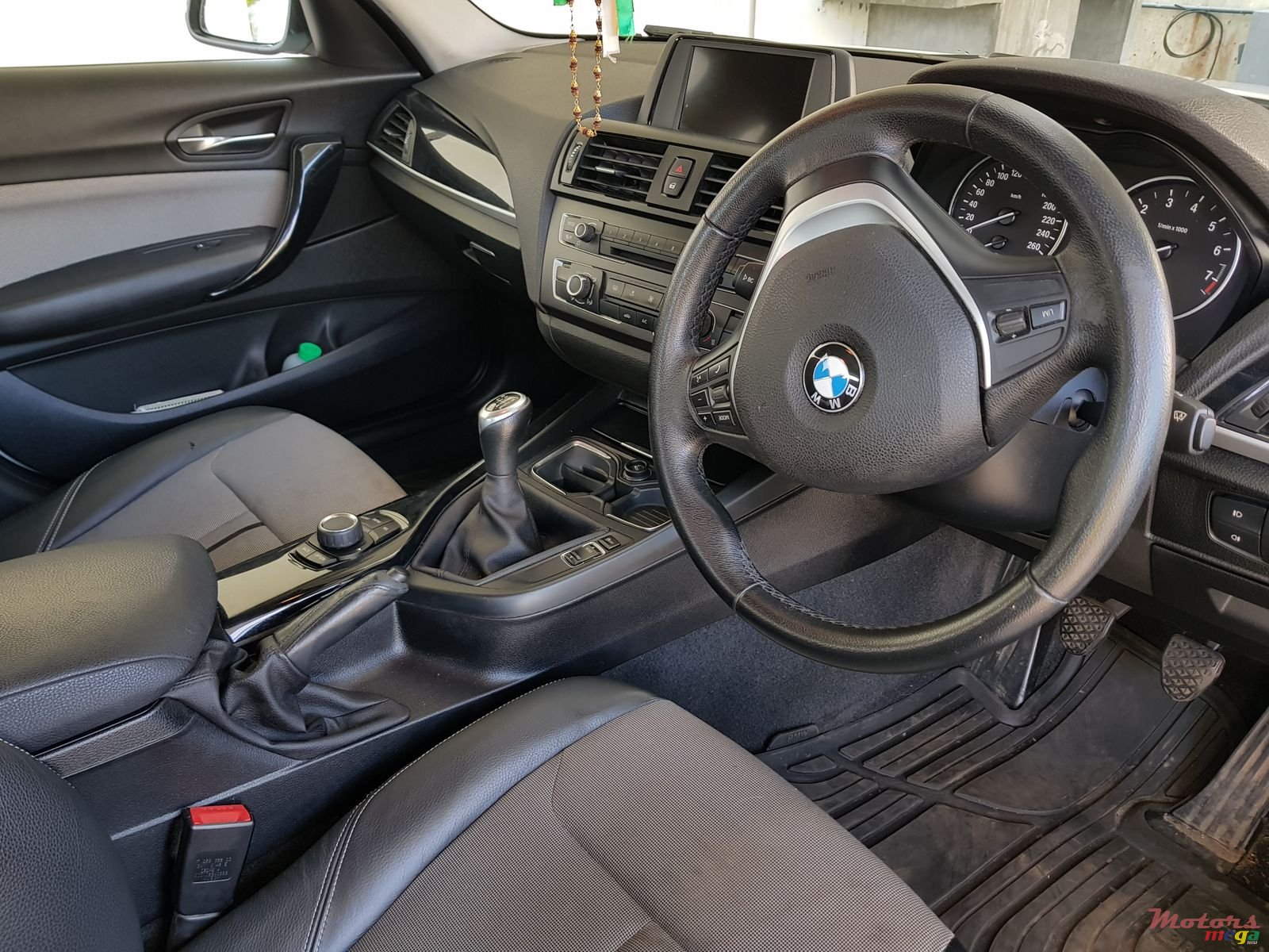 2015' BMW 116 photo #2