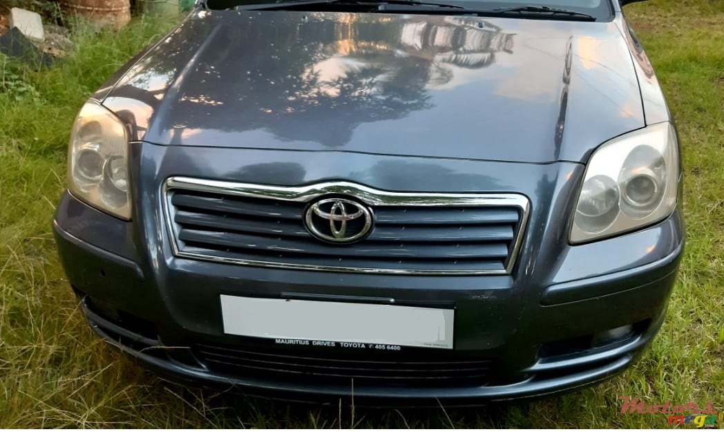 2006' Toyota Avensis photo #1