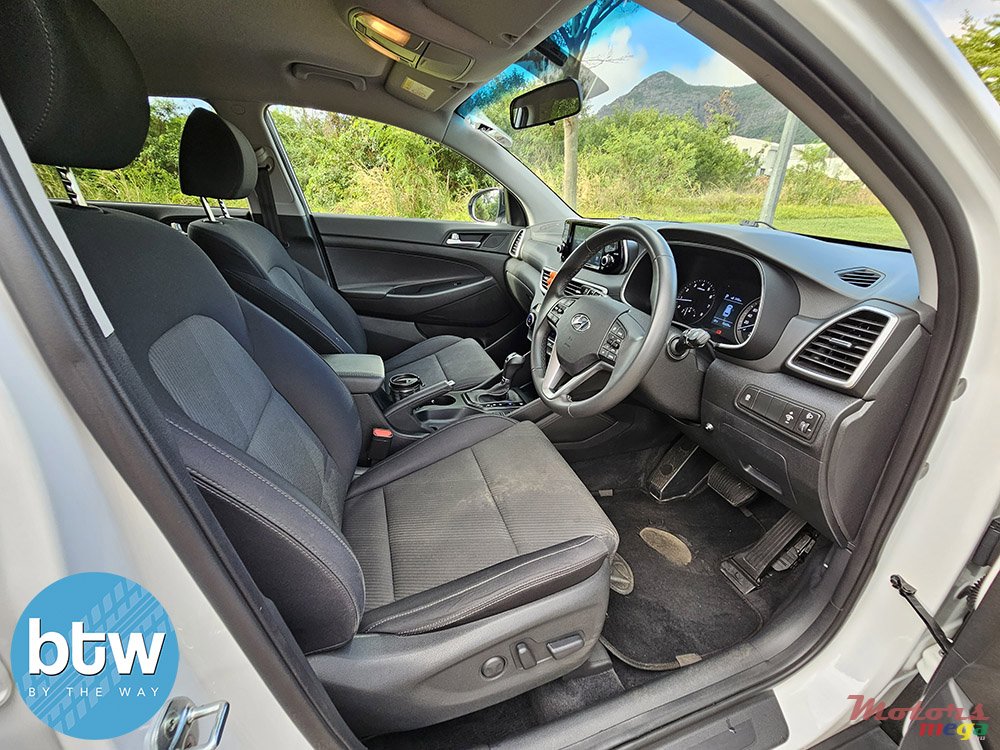 2020' Hyundai Tucson photo #5