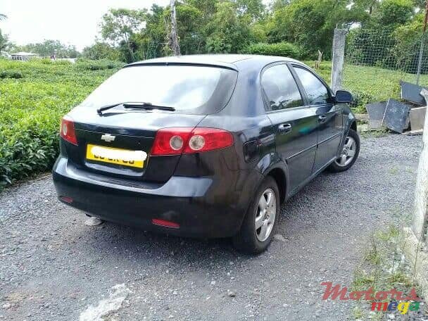 2005' Chevrolet Optra photo #2