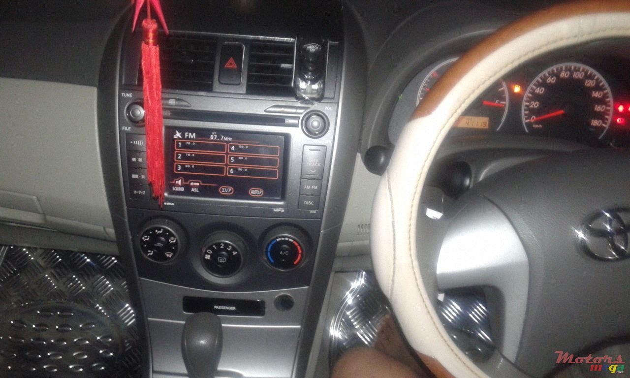 2010' Toyota Axio photo #3