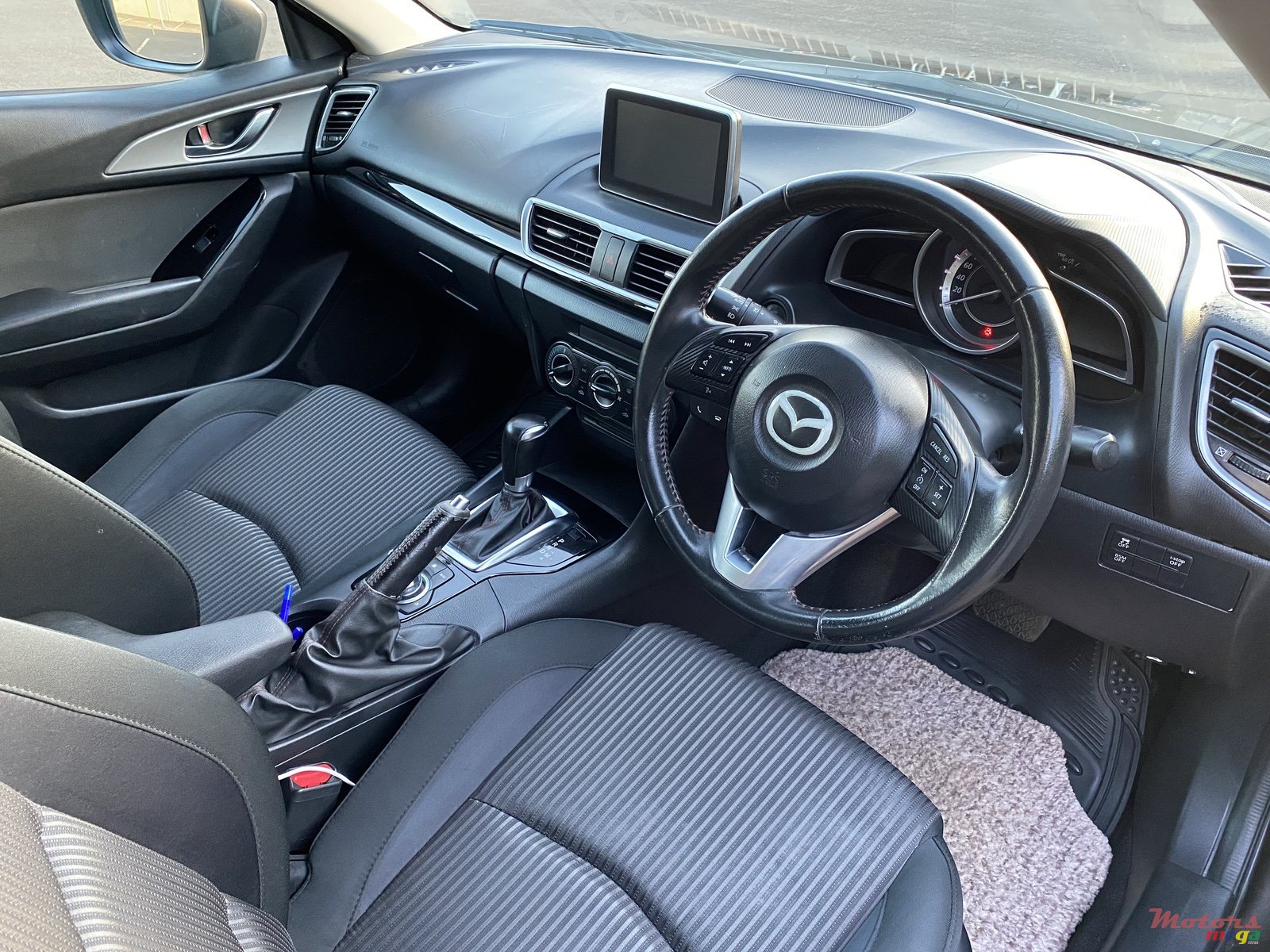 2014' Mazda 3 SKYACTIVE photo #7