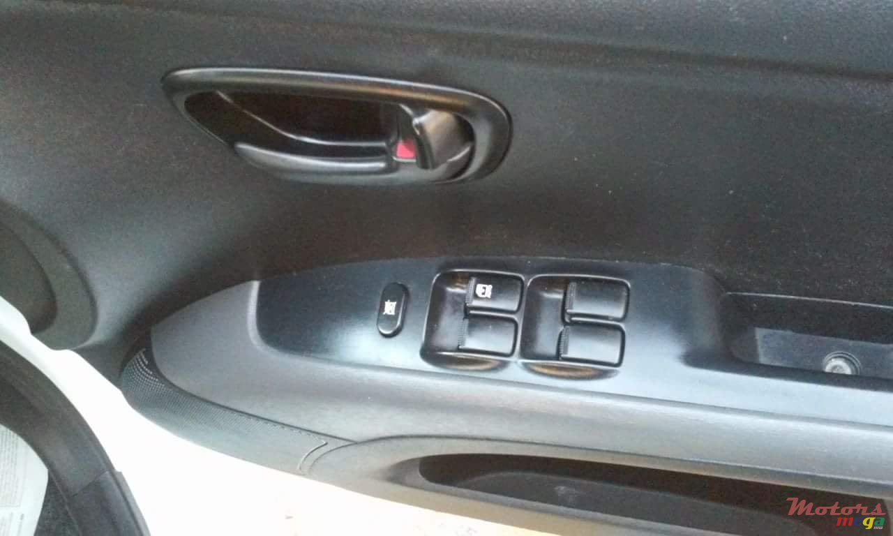 2011' Hyundai i10 photo #6