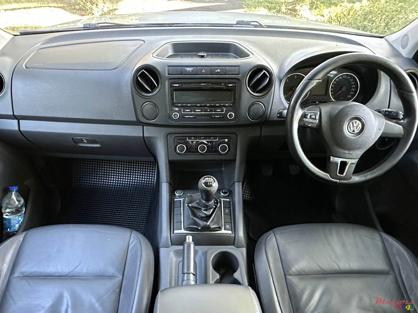 2017' Volkswagen Amarok 2x4 photo #6