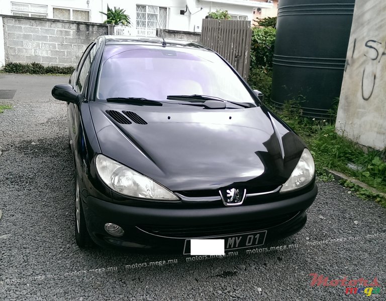 2001' Peugeot 206 XT photo #1