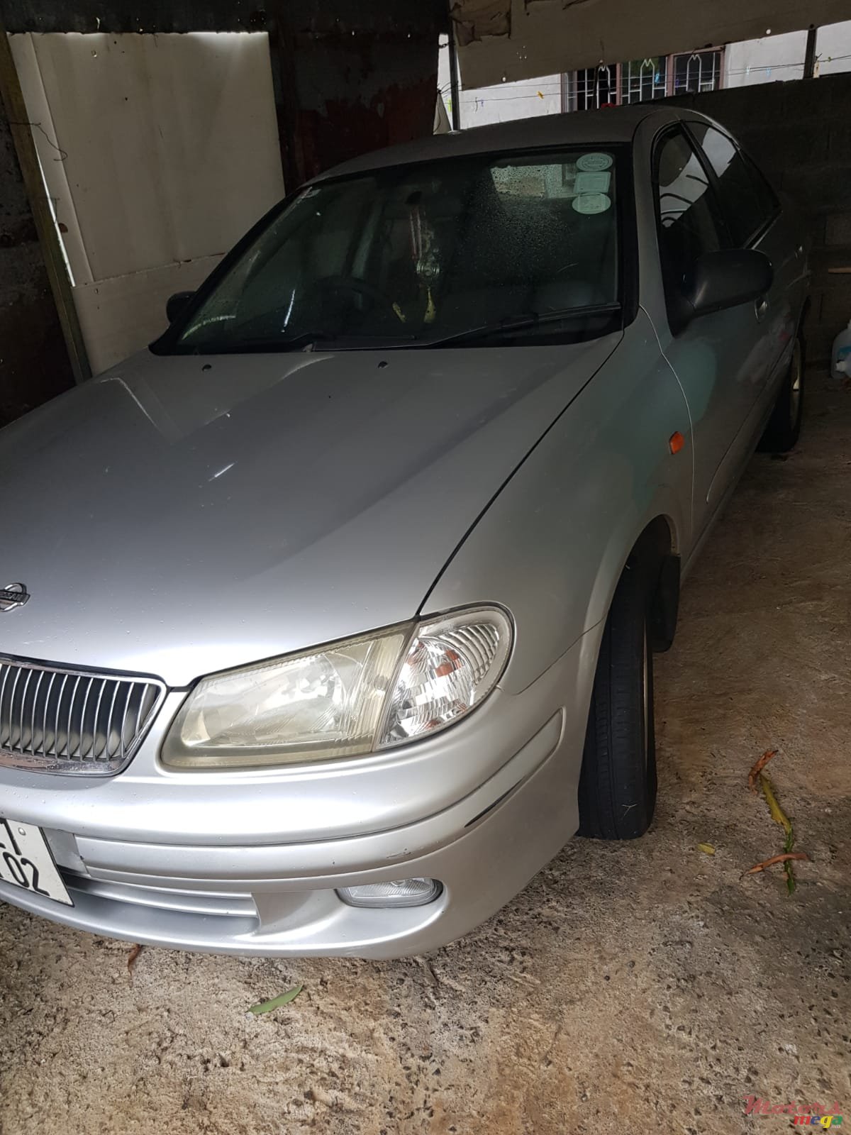 2002' Nissan Sunny photo #1