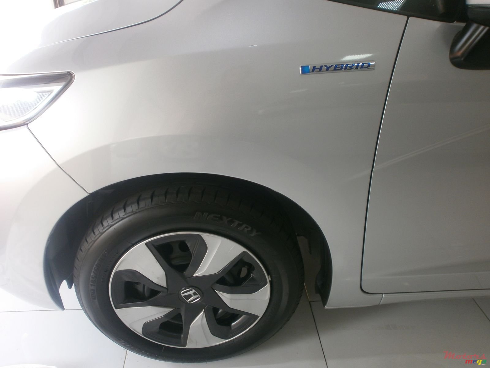 2017' Honda Fit Hybrid photo #6