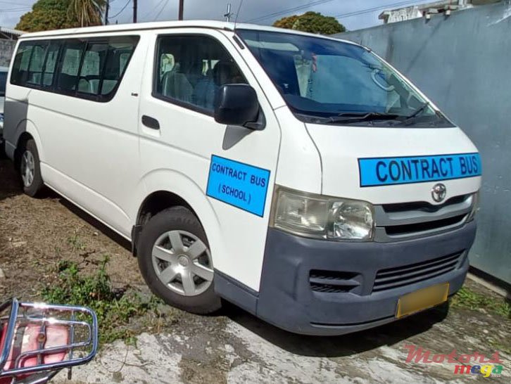 2008' Toyota HiAce photo #5
