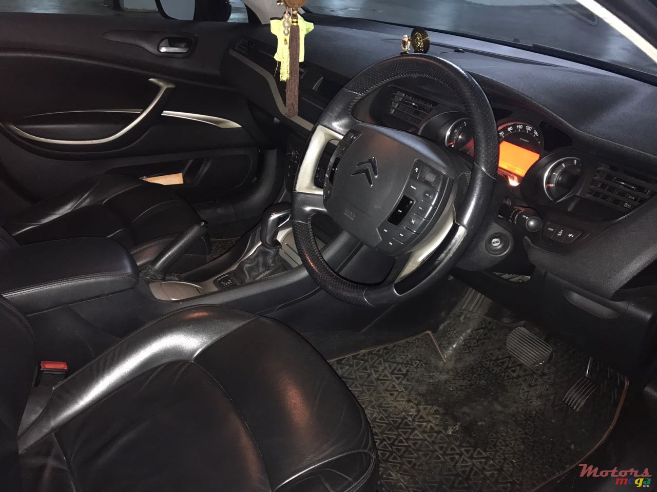 2011' Citroen C5 photo #3