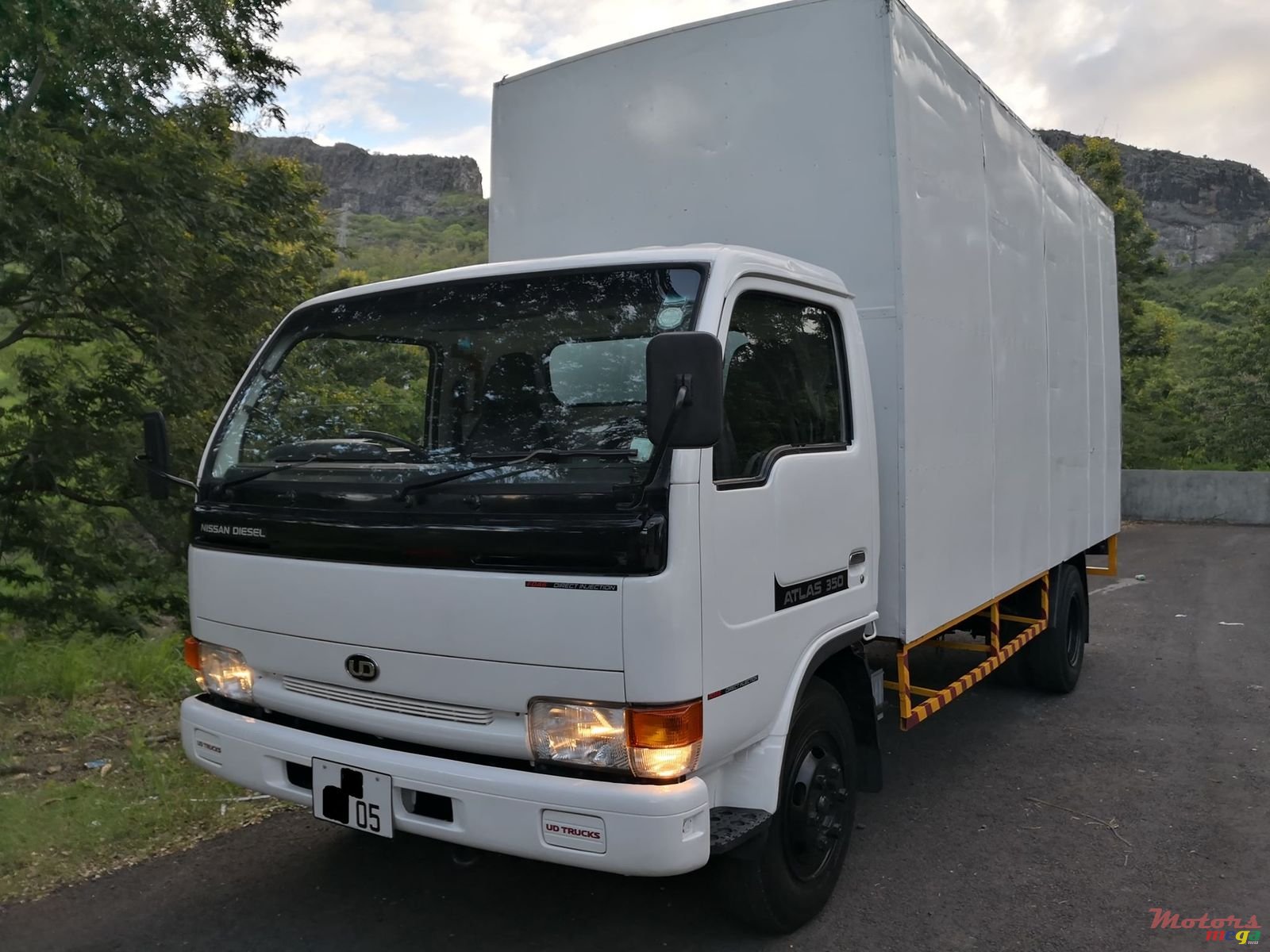 2005' Nissan Cedric photo #1