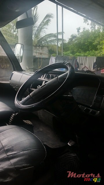 1999' Mitsubishi Canter photo #2