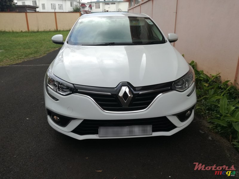 2018' Renault Megane 1.6 petrol photo #2