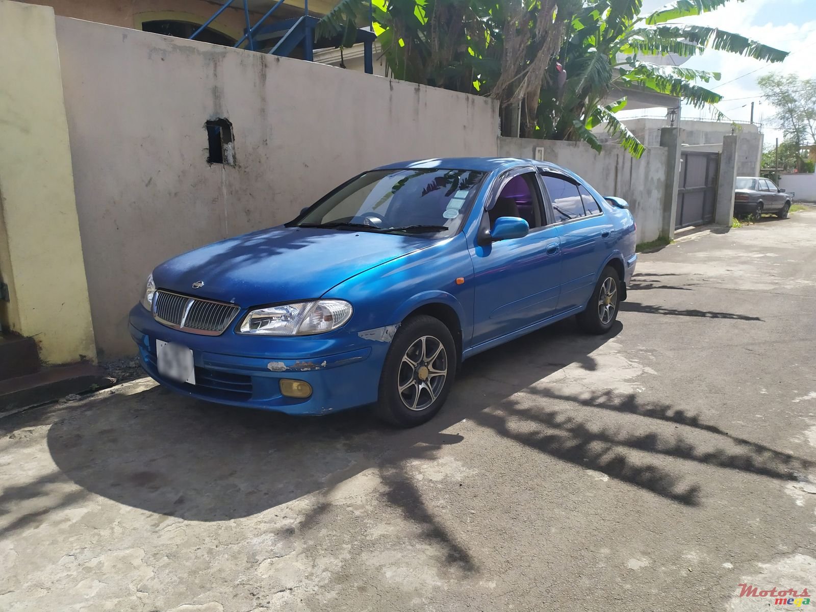2001' Nissan Sunny photo #2