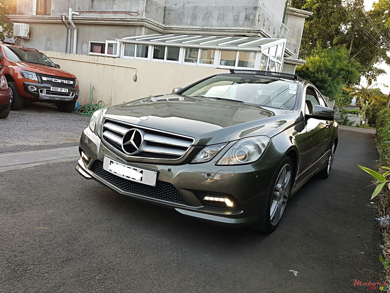2010' Mercedes-Benz E350 AMG Package photo #2