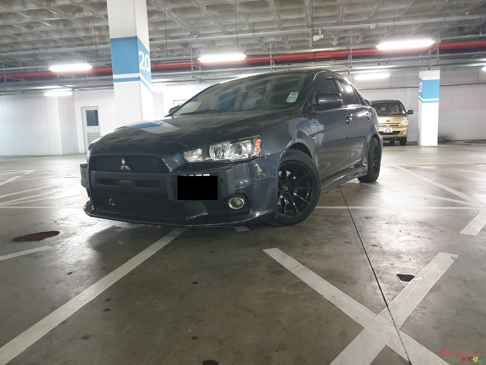 2009' Mitsubishi Lancer photo #2