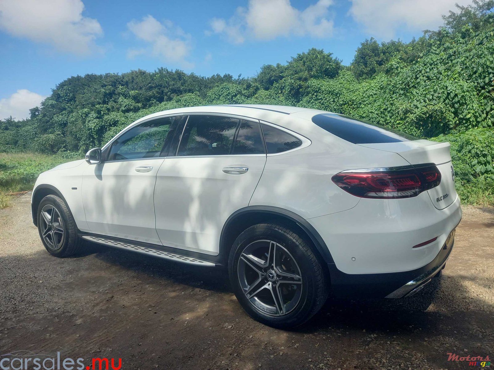 2020' Mercedes-Benz GLC 300 e Plug In Hybrid AMG photo #4
