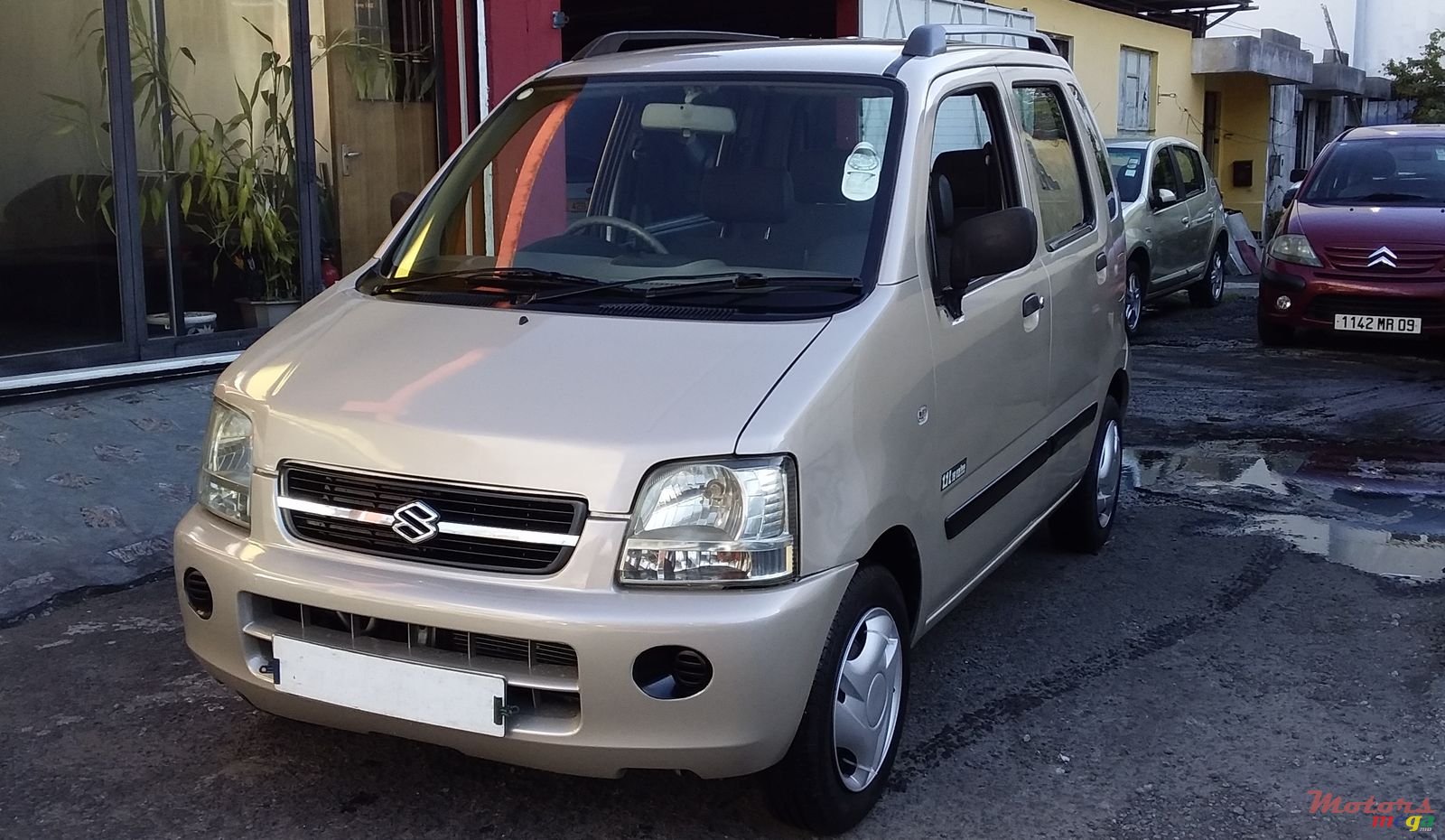 2005' Suzuki Wagon R photo #2