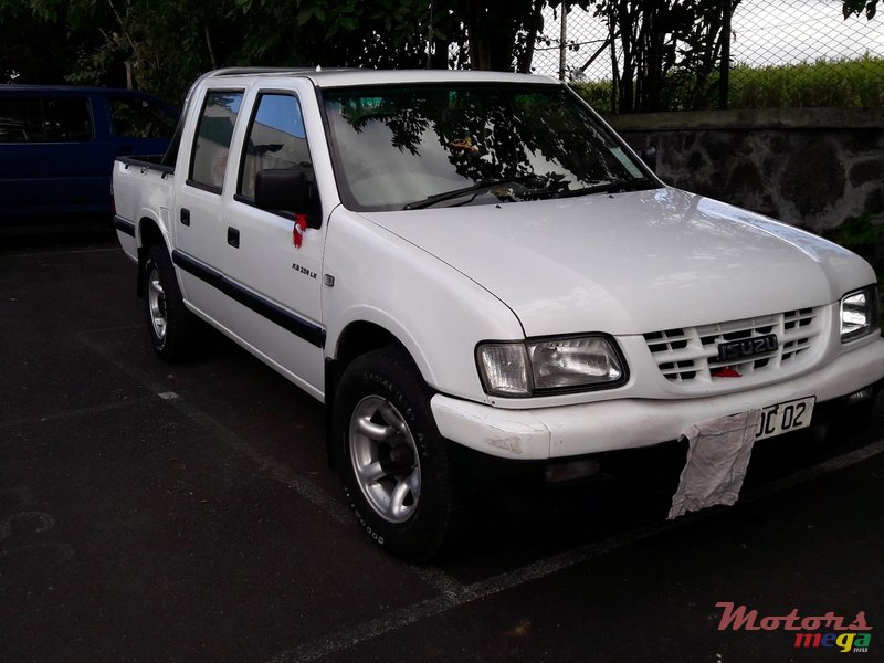 2002' Isuzu KB Series photo #1