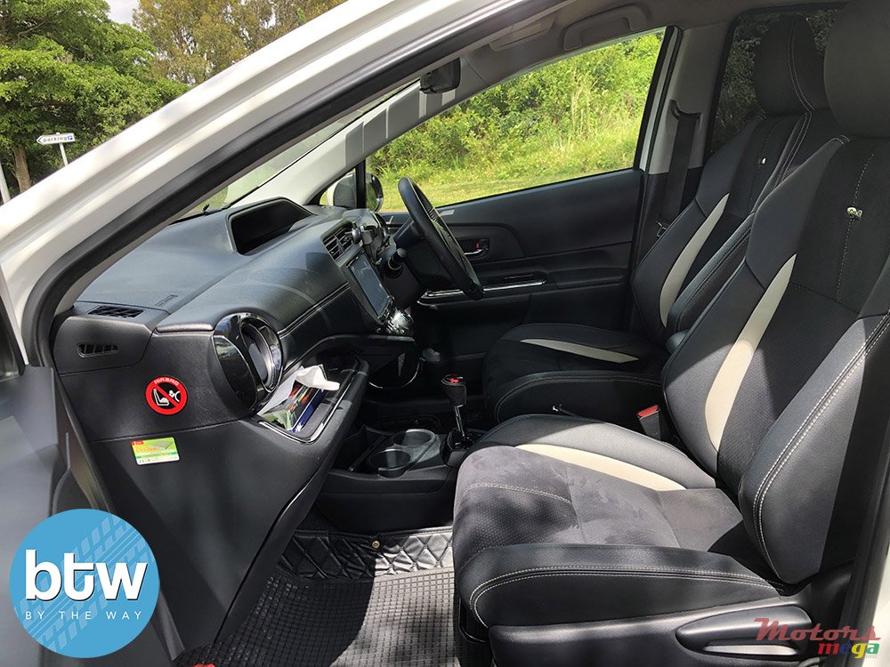 2016' Toyota Aqua photo #6