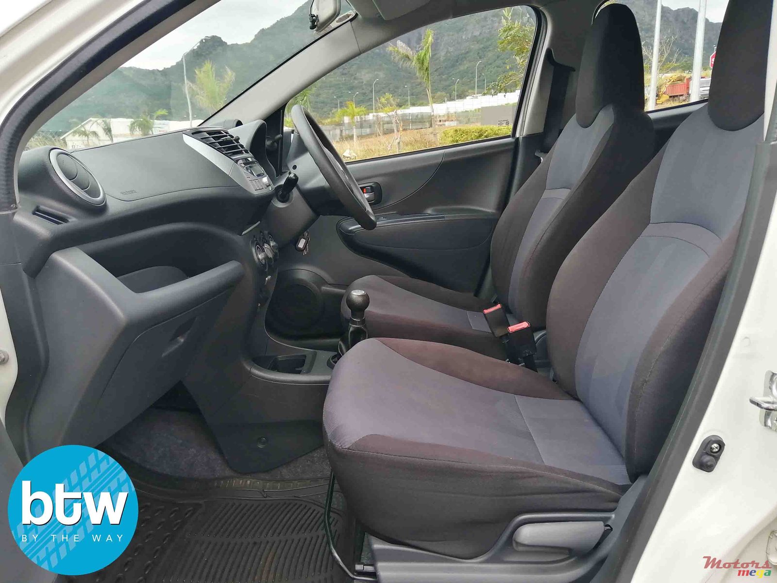 2013' Suzuki Celerio photo #4