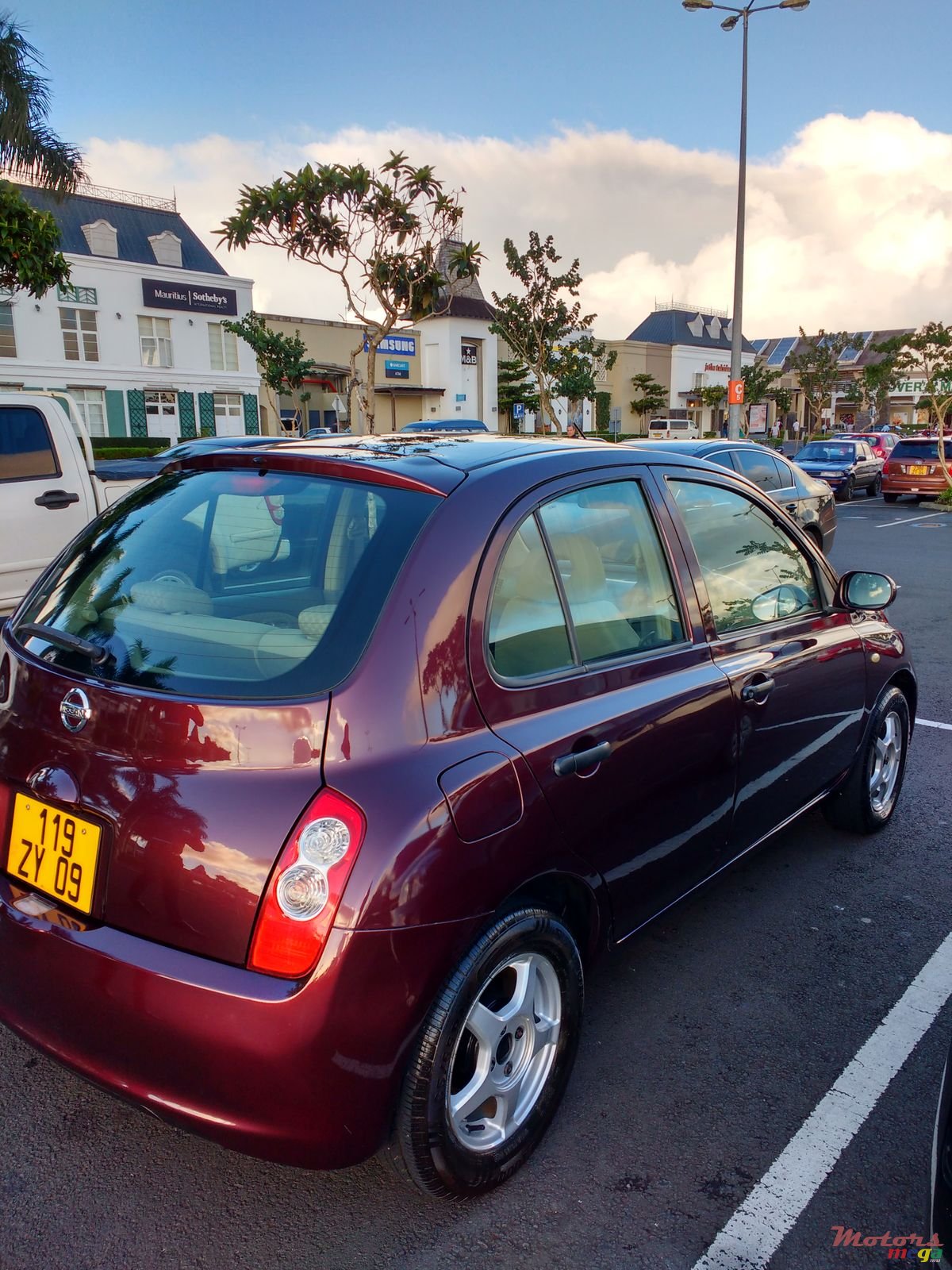 2009' Nissan March photo #1