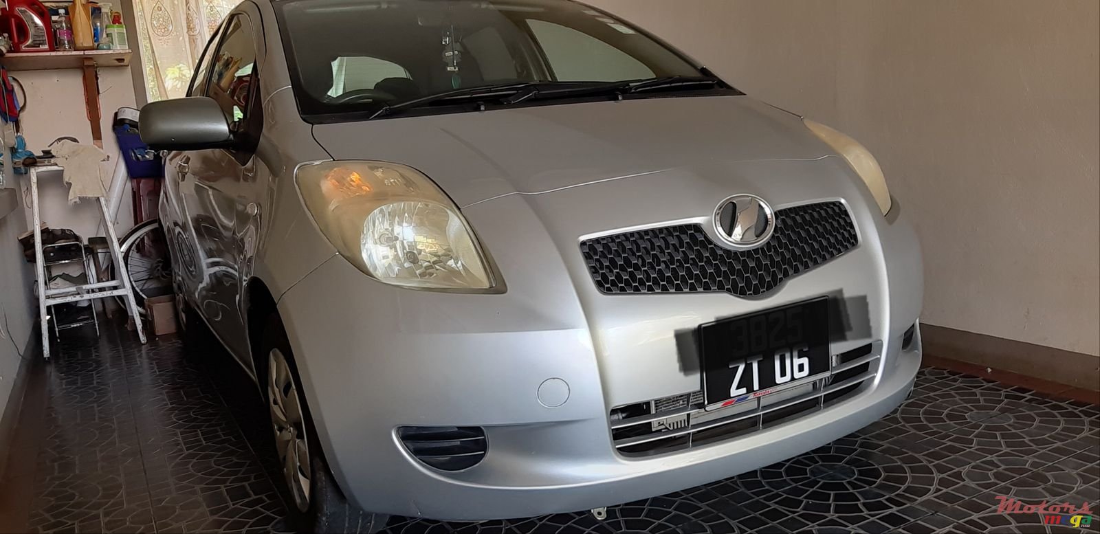 2006' Toyota Vitz photo #3