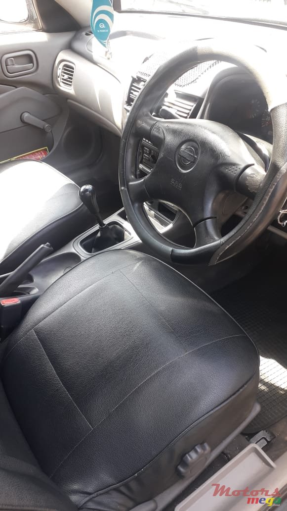 2002' Nissan Sunny photo #3