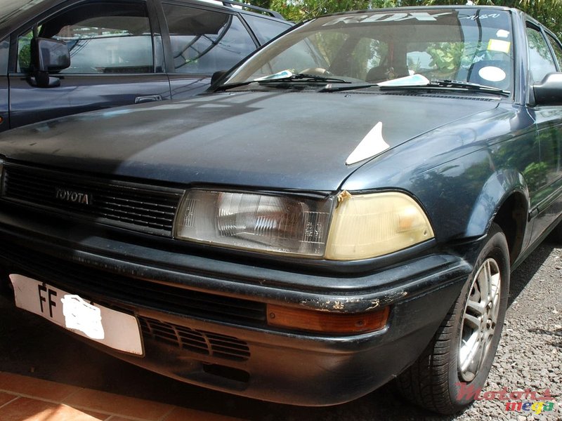 1992' Toyota Corolla photo #2