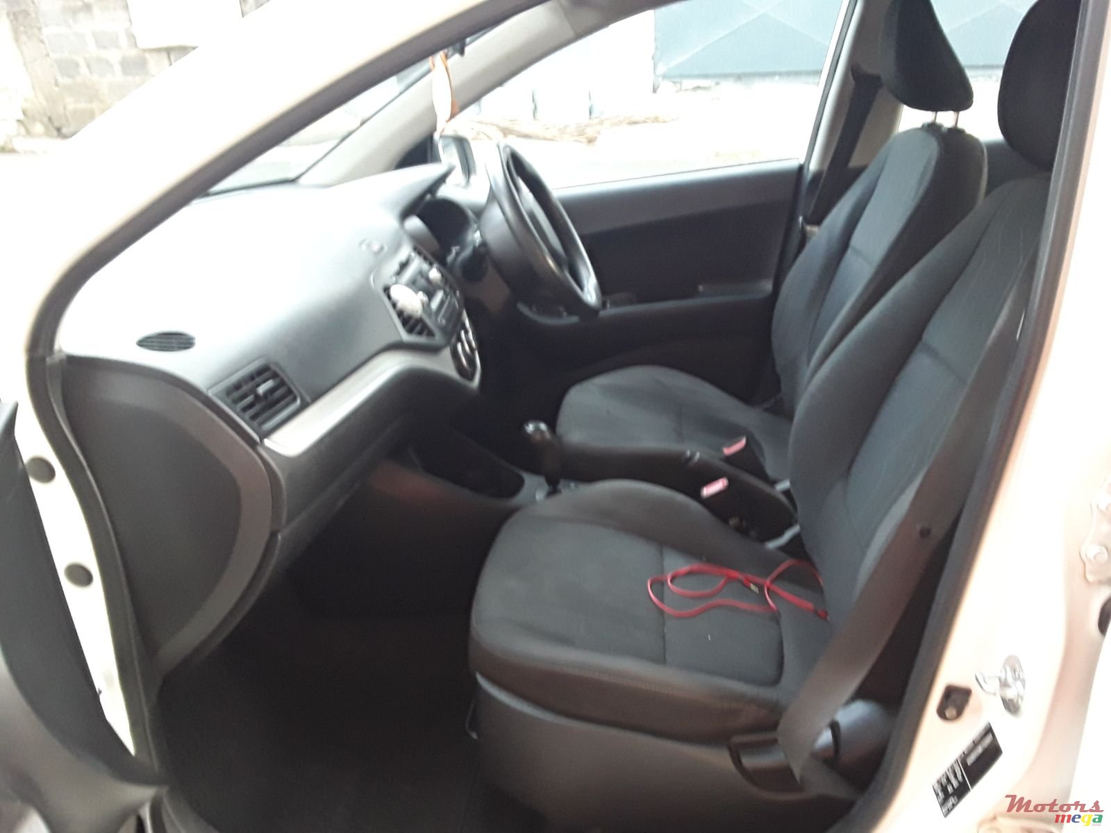 2011' Kia Picanto photo #5