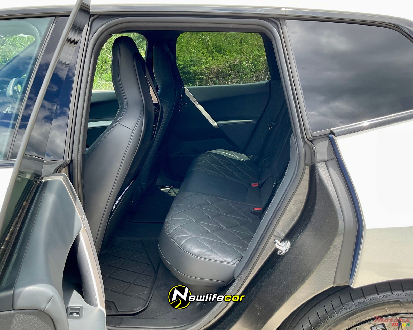 2021' BMW iX XDRIVE 40 SPORT photo #5