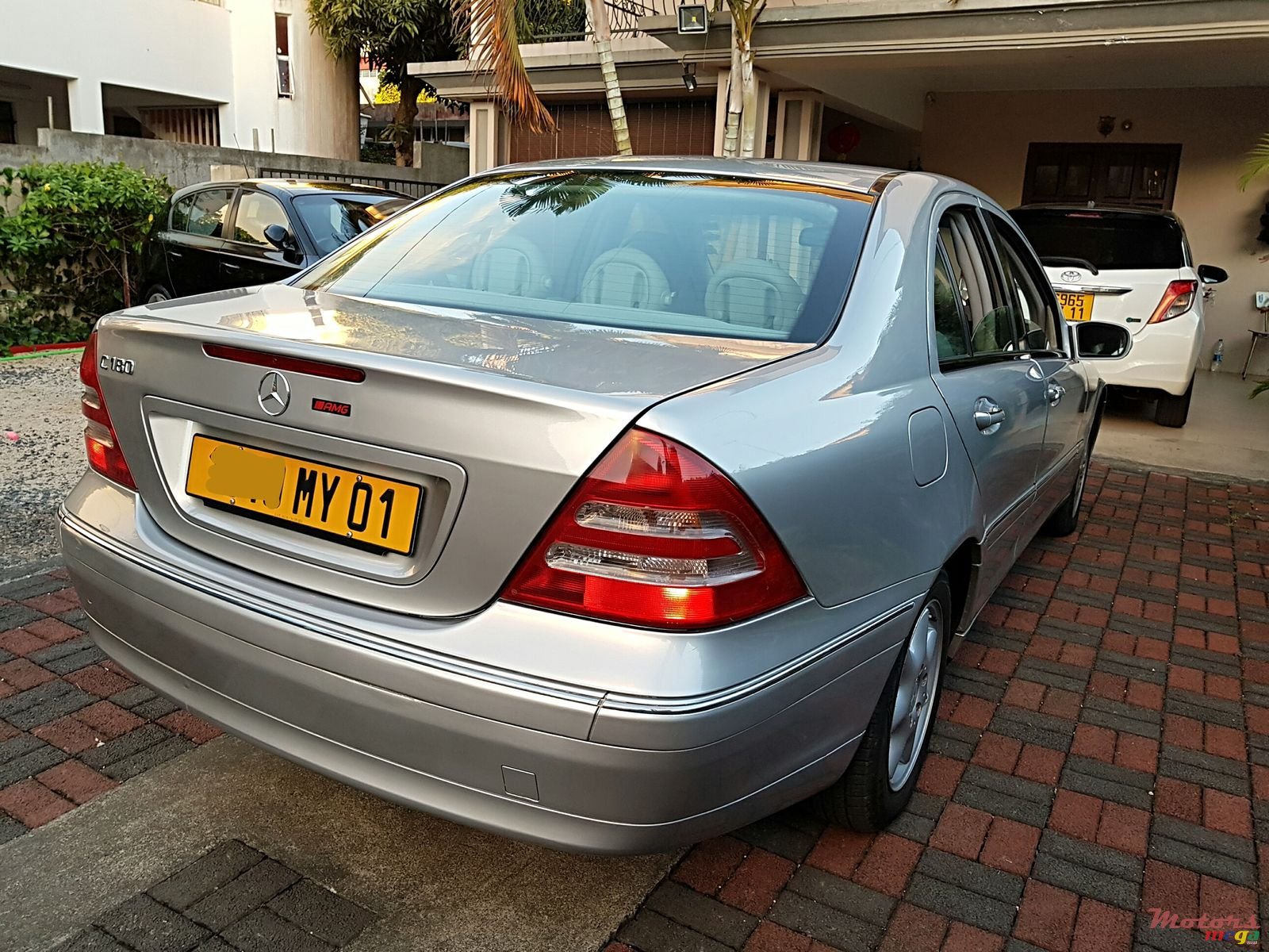 2001' Mercedes-Benz C-Class automatic 180 photo #2
