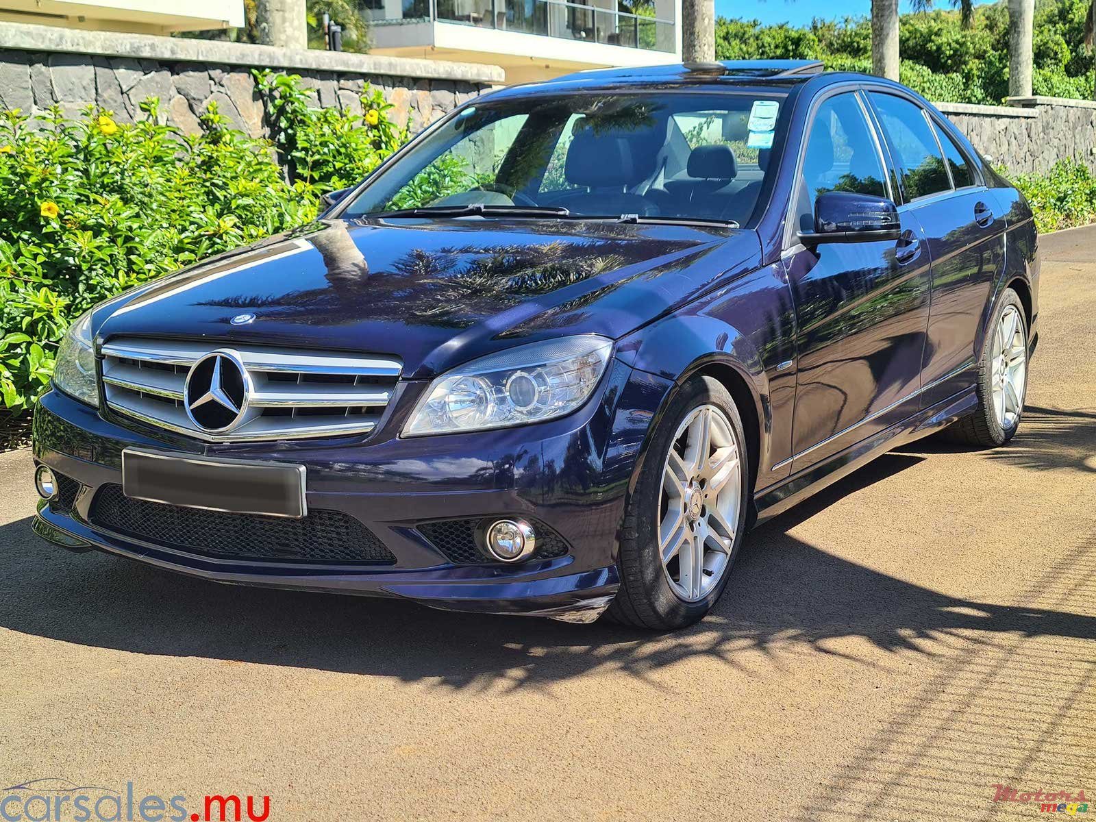 2011' Mercedes-Benz C 180 Kompressor photo #2