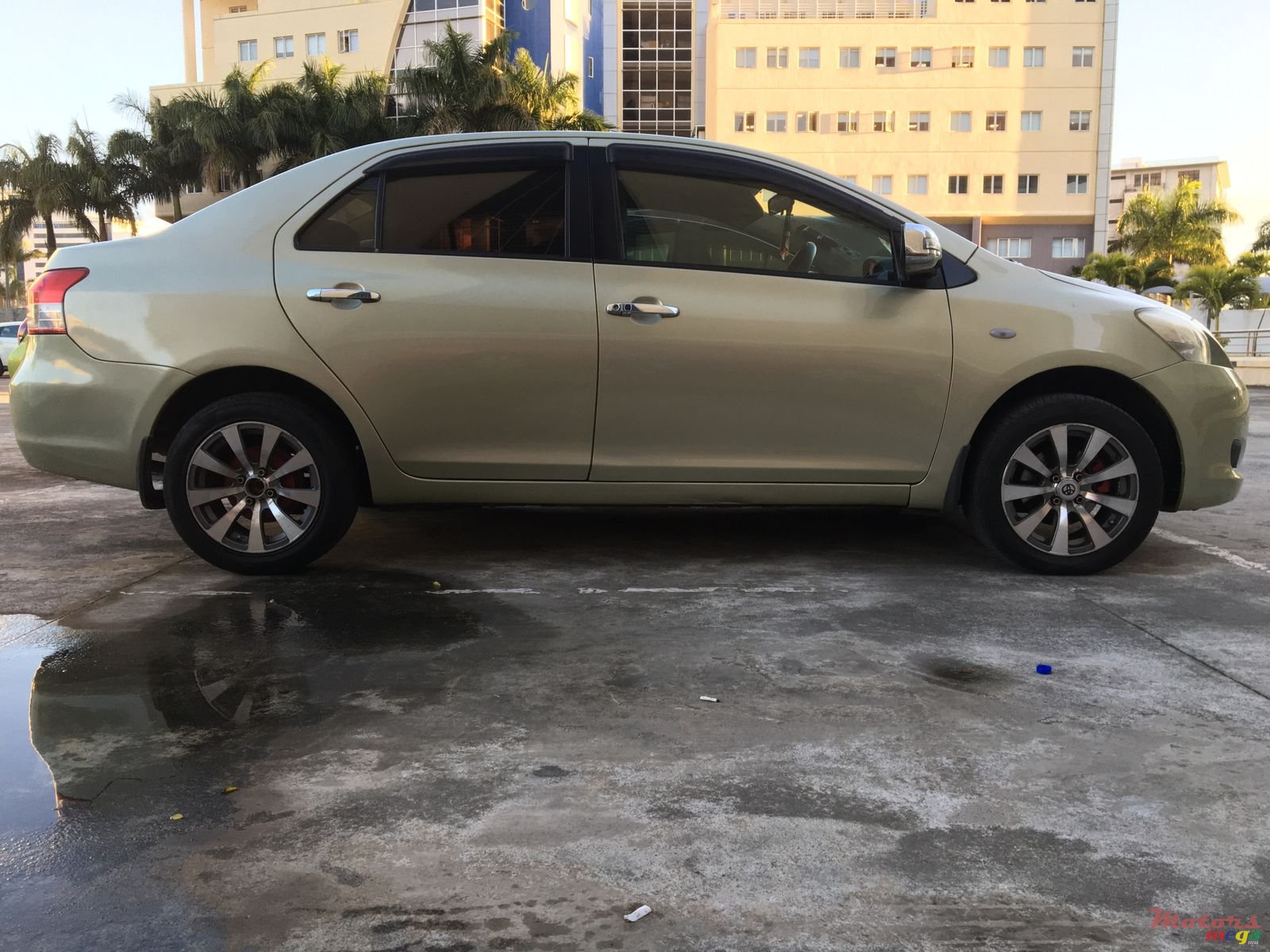 2006' Toyota Yaris Sedan Belta ZV 06 photo #4