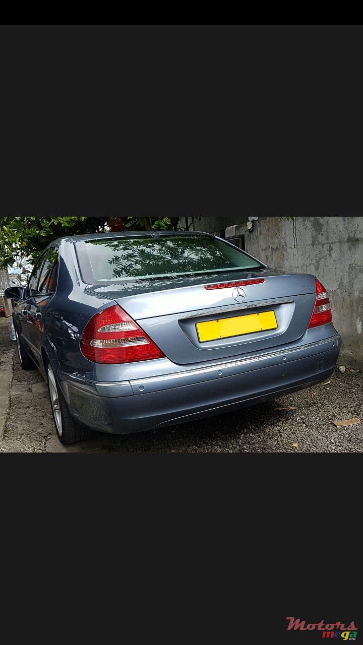 2002' Mercedes-Benz E-Class photo #4