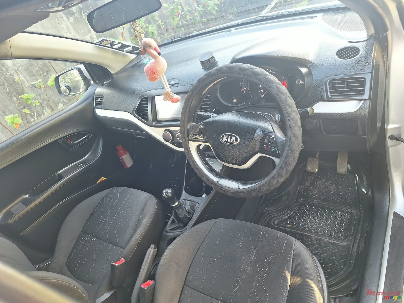 2013' Kia Picanto photo #4