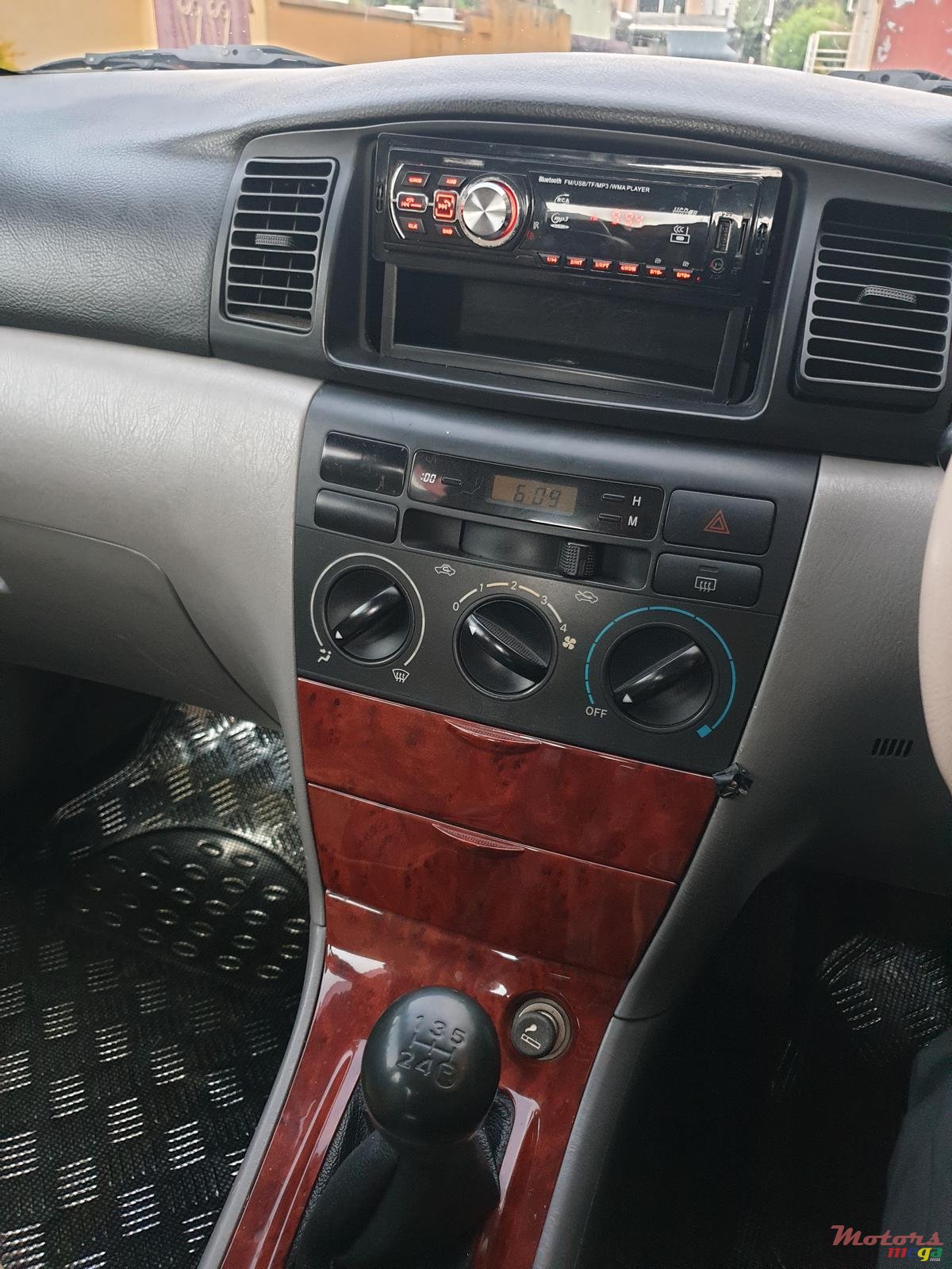 2002' Toyota Corolla photo #5