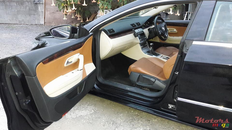 2009' Volkswagen Passat CC photo #5