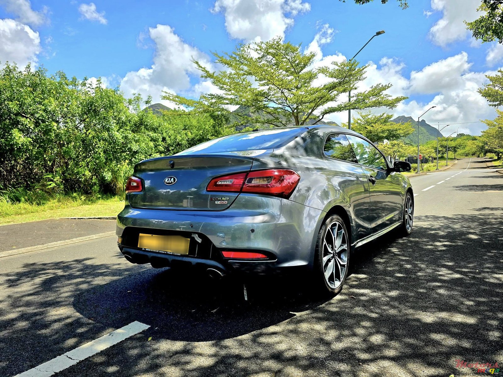 2018' Kia Cerato Coup photo #4