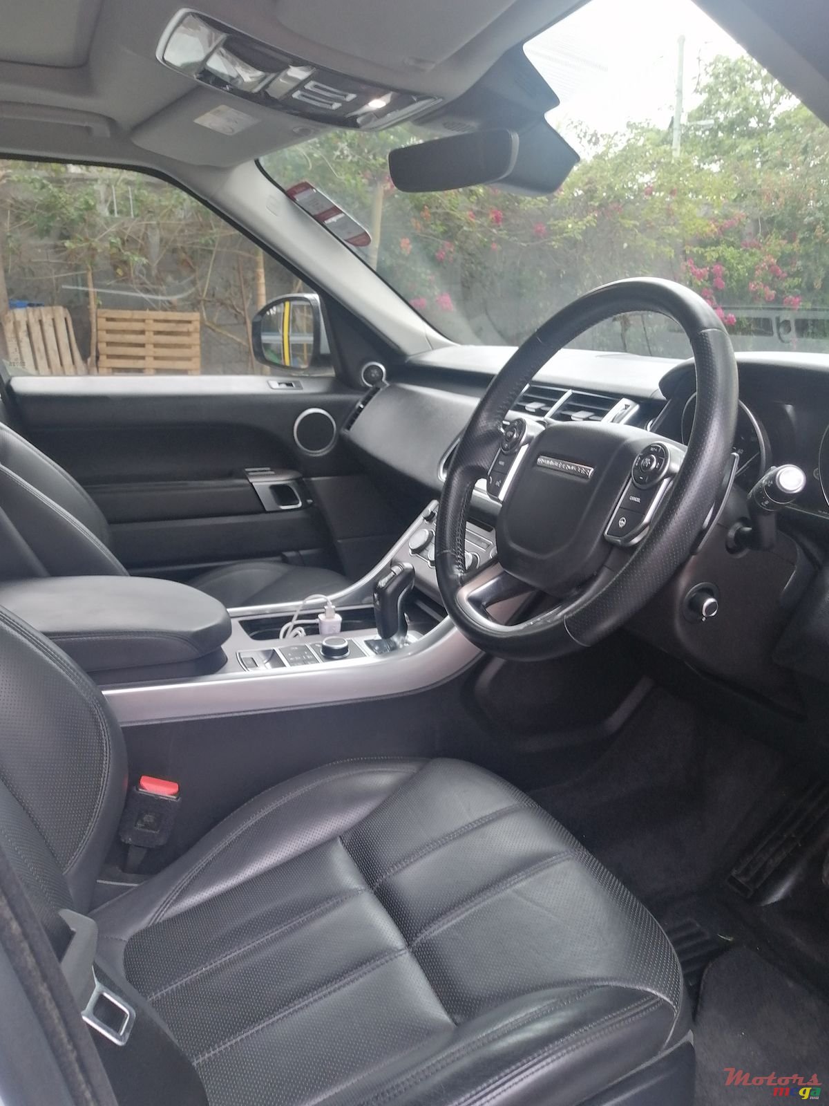 2017' Rover Range Rover Sport photo #2