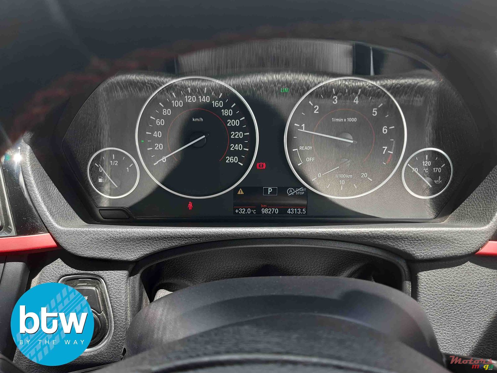 2014' BMW 3 Series 316i photo #6