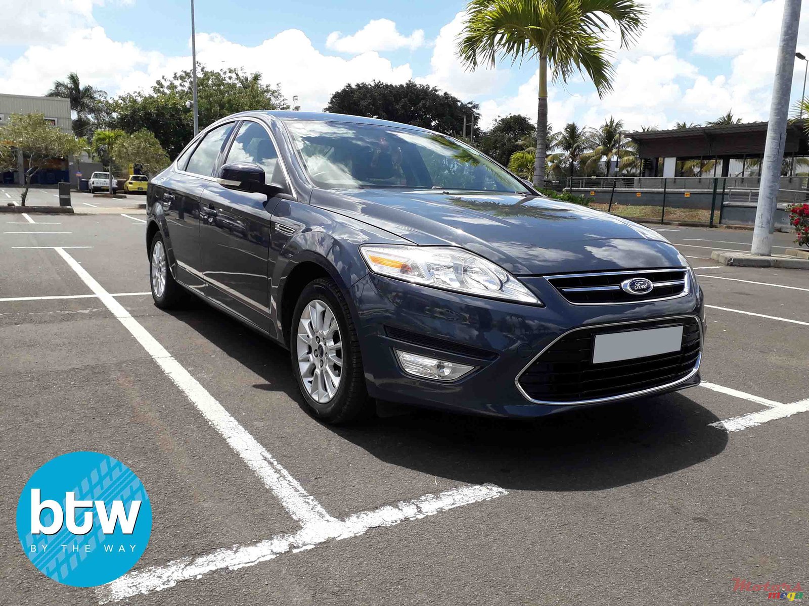 2013' Ford Mondeo photo #2
