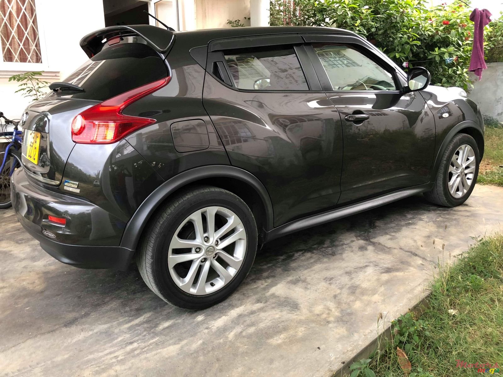 2012' Nissan Juke Red Leather seat photo #7