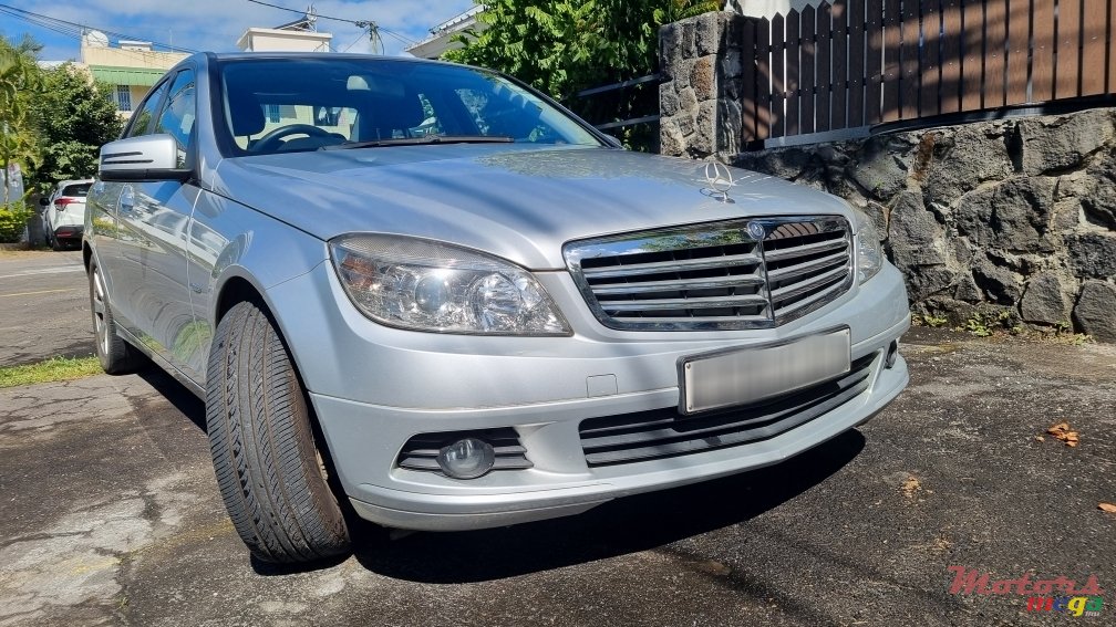 2010' Mercedes-Benz C 180 compressor photo #1