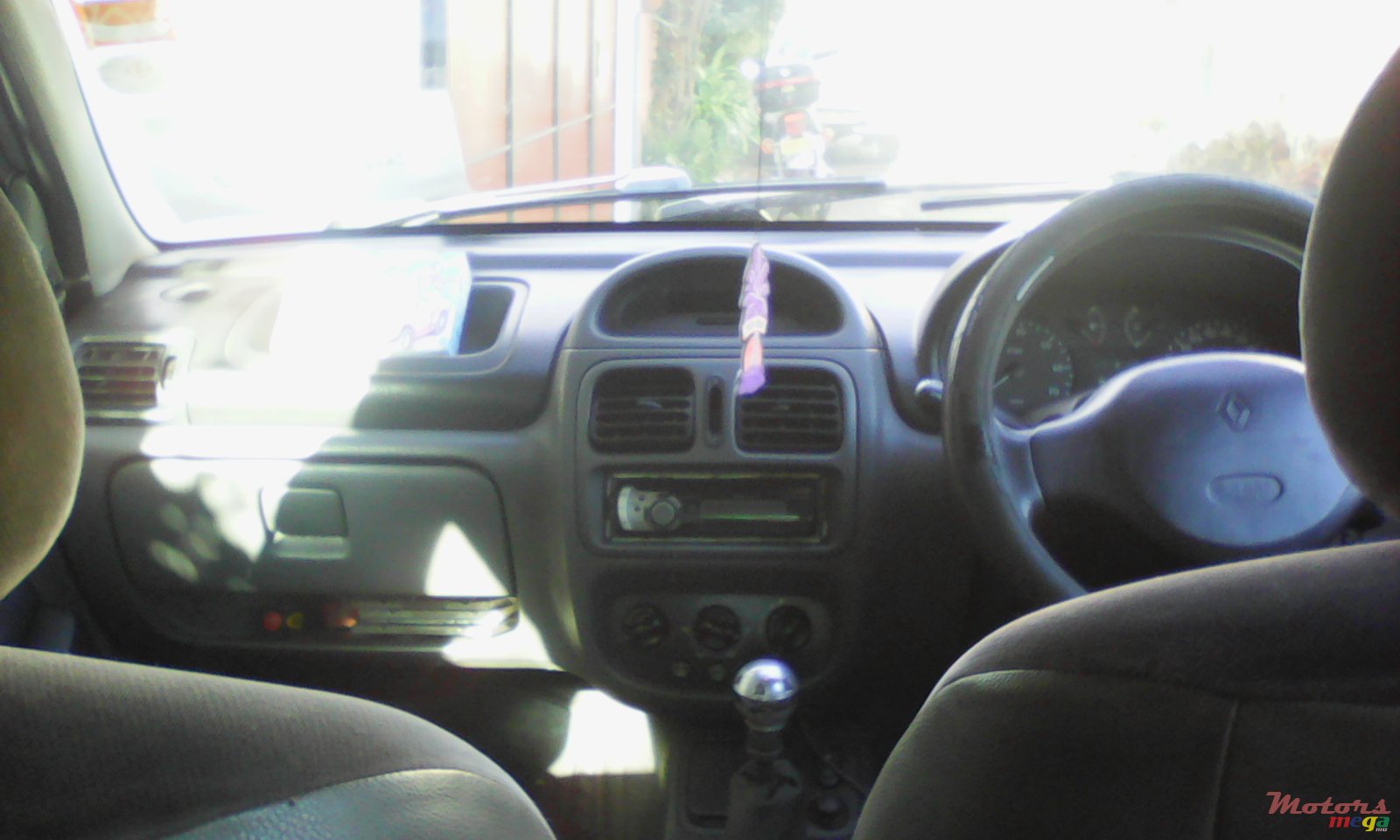 2000' Renault Clio photo #2