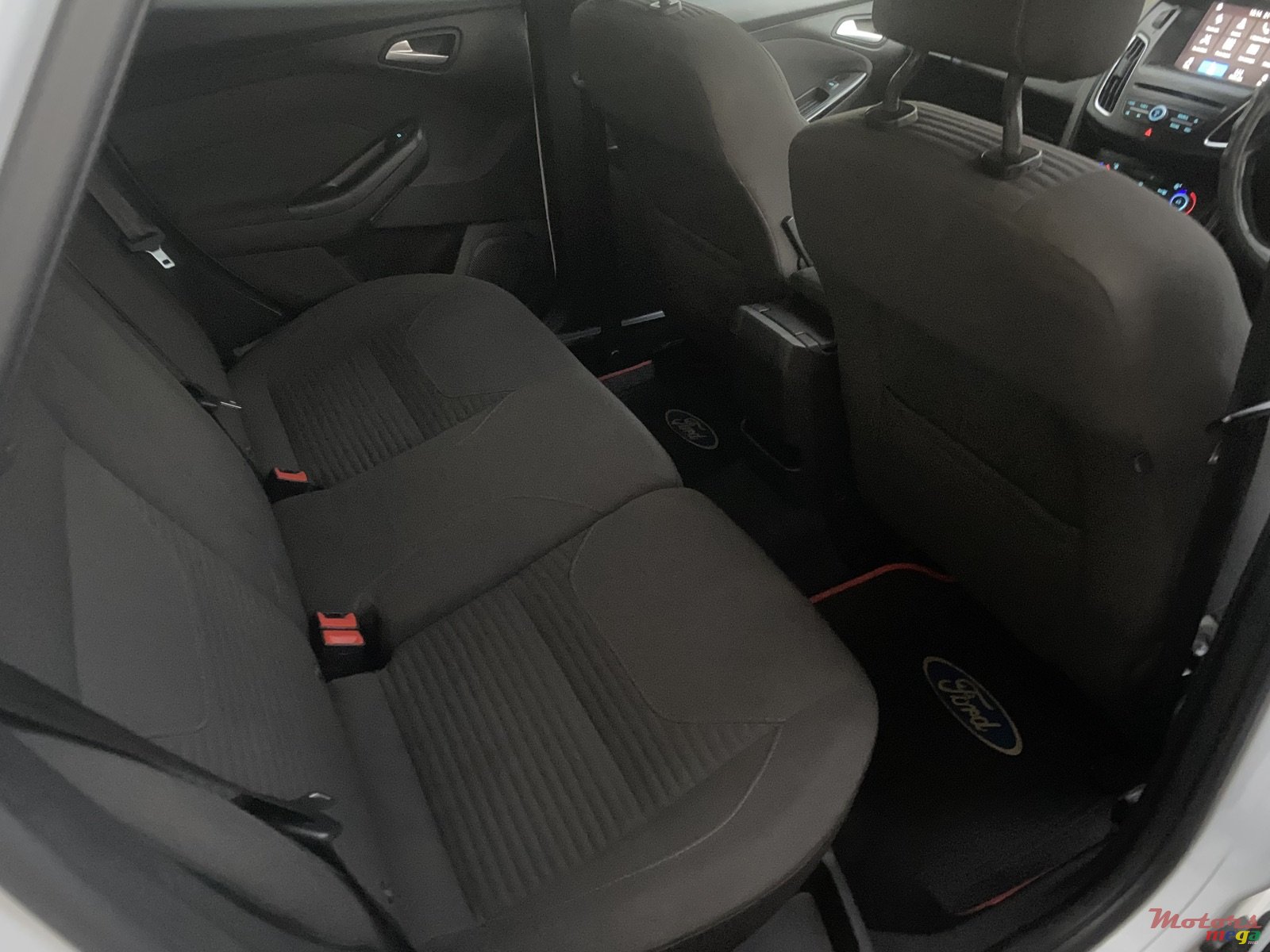 2017' Ford Focus Titanium Auto photo #7